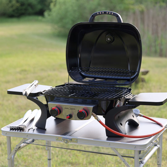 Moderner Campinggrill als Zusatzleistung zum Camper mieten – für gemütliche Grillabende mit Fox Camper.